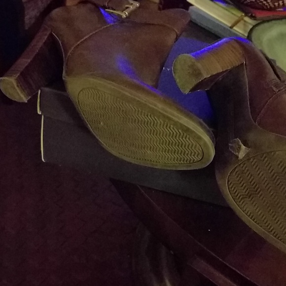 Booties - Picture 3 of 4